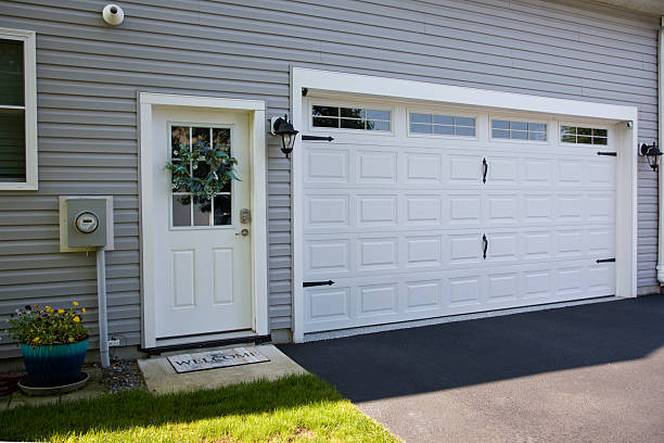 24/7 Emergency Garage Door Panel Replacement experts in Clinton, NC